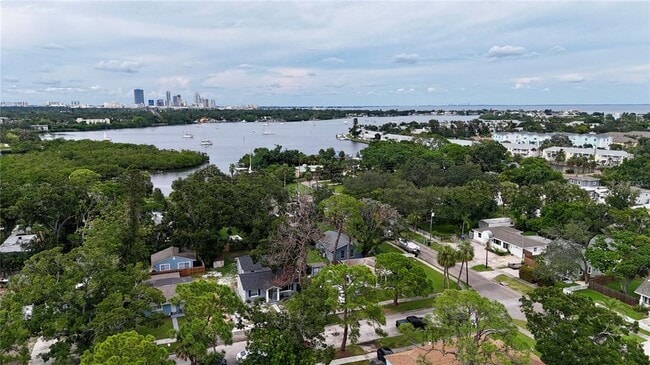 Building Photo - 419 40th Ave S