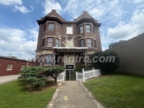 Building Photo - 425 N Vermilion St