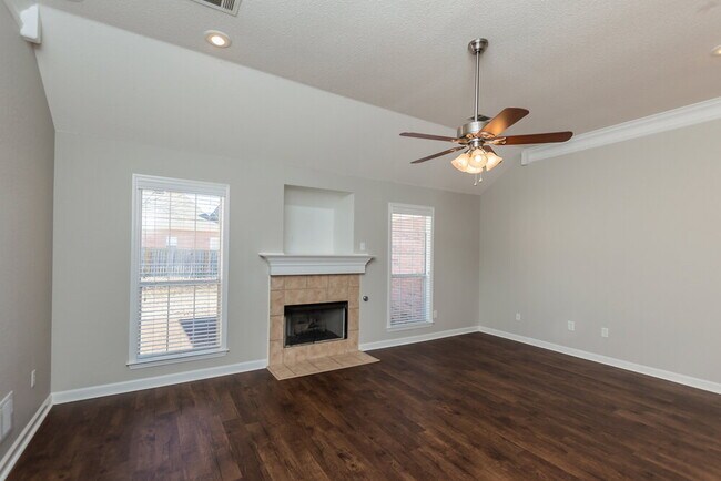 Building Photo - 4184 Destin Dr