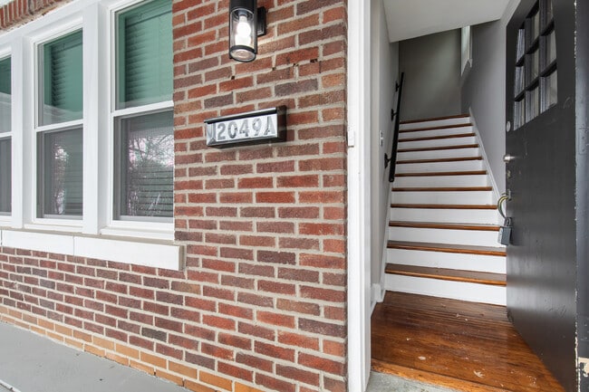 Building Photo - 2049 Alfred Ave