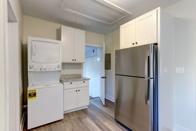 laundry - 543 E Harris St