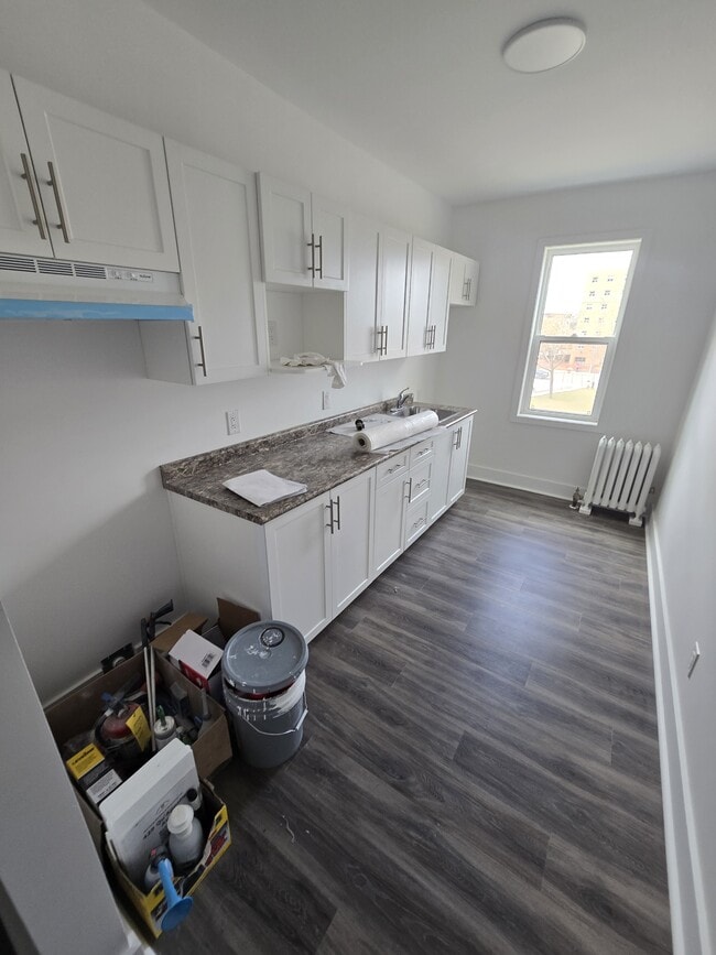 Building Photo - 429 Qu'Appelle Ave