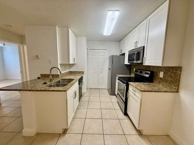 Building Photo - 7630 Pissarro Dr