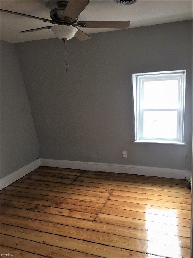Building Photo - 241 Wickenden St