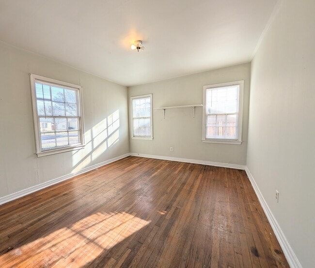 Building Photo - 2823 33rd St