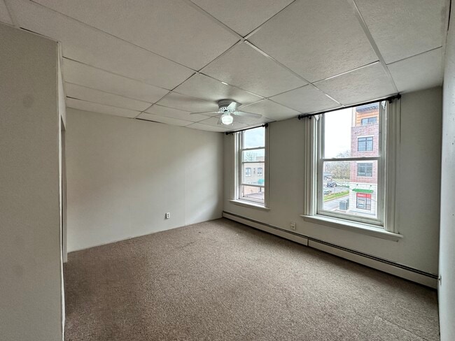 Foto del edificio - 516 Broadway St S