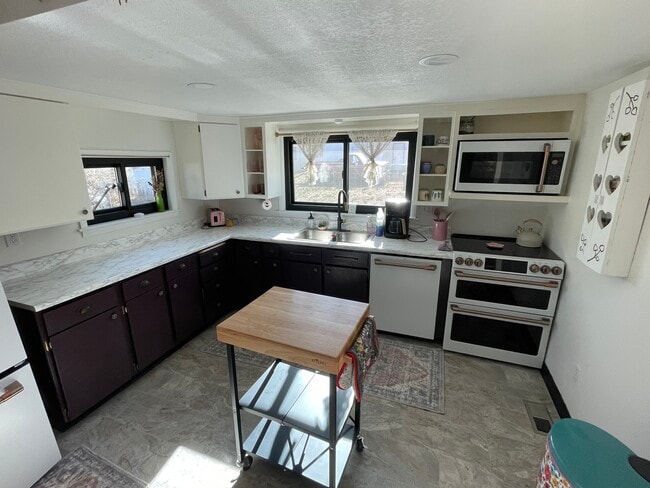 Foto del edificio - 2529 Bott Ave