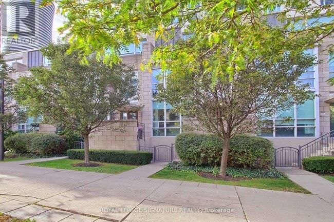 Building Photo - 90 Absolute Ave