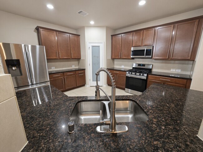 Foto del edificio - 8723 W Cres Lake Cir