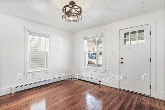 Foto del edificio - 16 Woods Ln