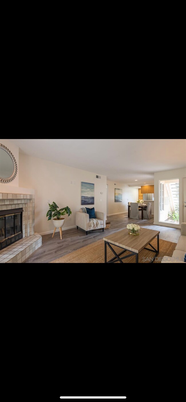 Living room - 4829 Bella Pacific Row