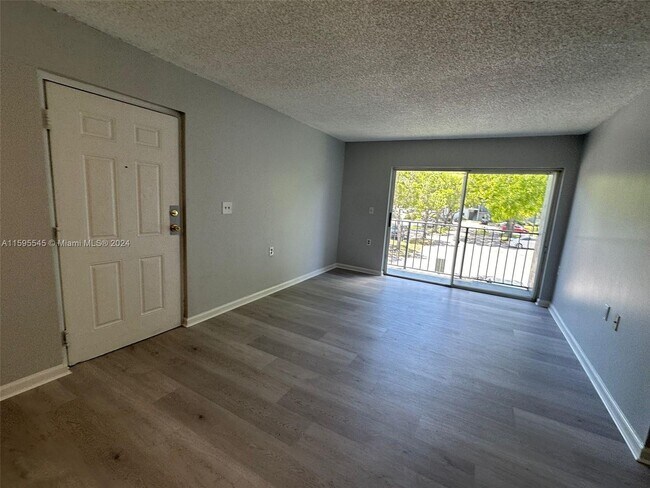 Foto del edificio - 1251 Benoist Farms Rd