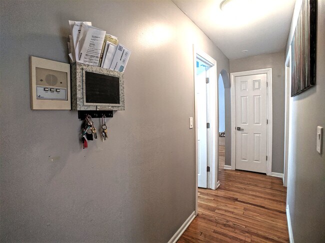 entry hall - 3560 W Palmer St