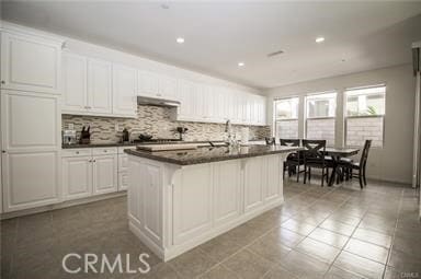 Building Photo - 3468 Villa Dr