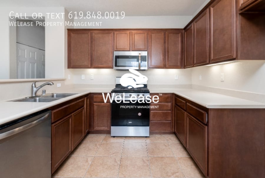 Primary Photo - Beautiful 2 Bed, 2 Bath, 2 Car Garage Cond...