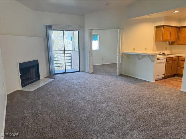 Building Photo - 2220 Pinetop Ln