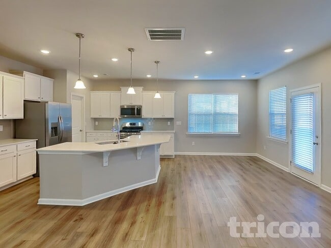 Building Photo - 5810 Oak Br Cir