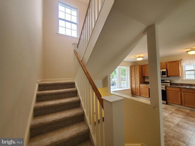 Building Photo - 344 Paradee Dr