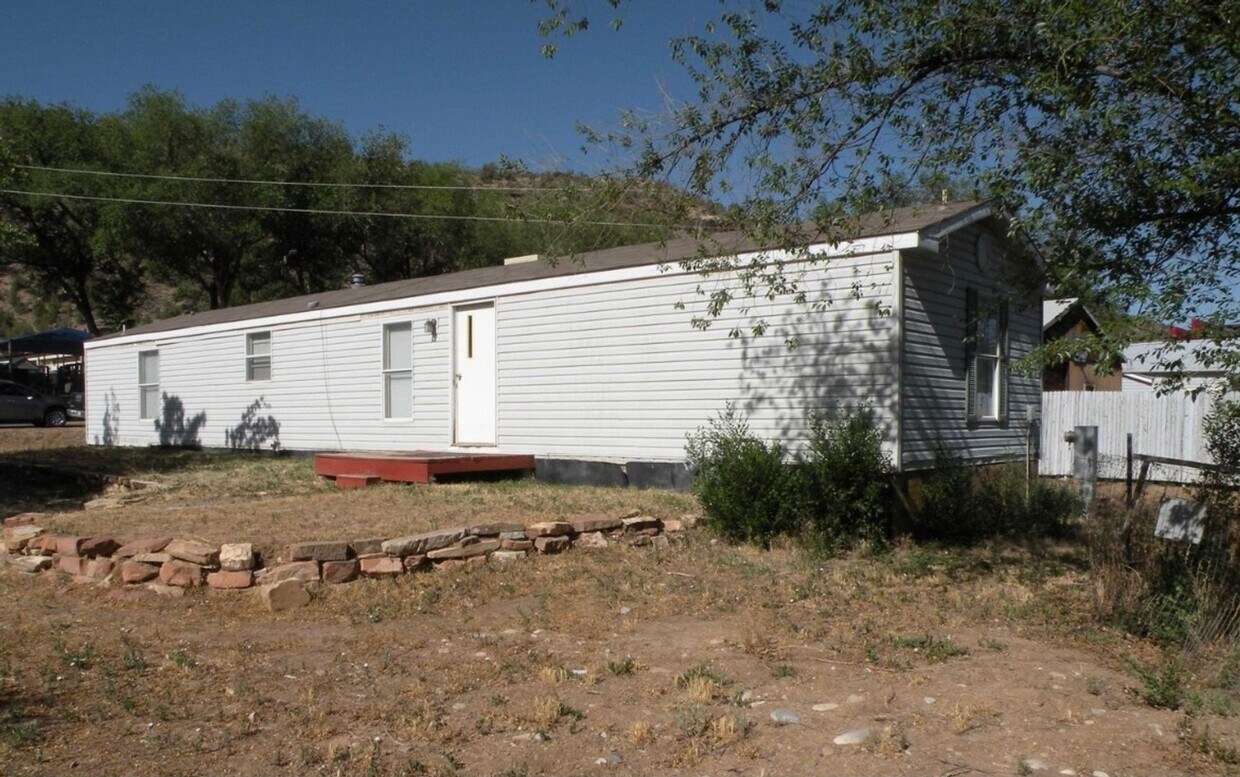 Primary Photo - 3 bedroom 2 bath rental in Naturita, Co