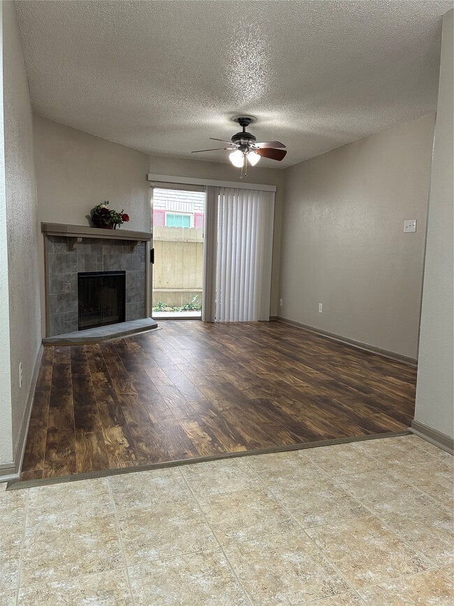 Building Photo - 2120 El Paseo St
