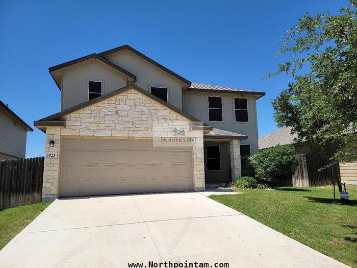 Foto principal - Charming 4 beds 2.5 baths in San Antonio