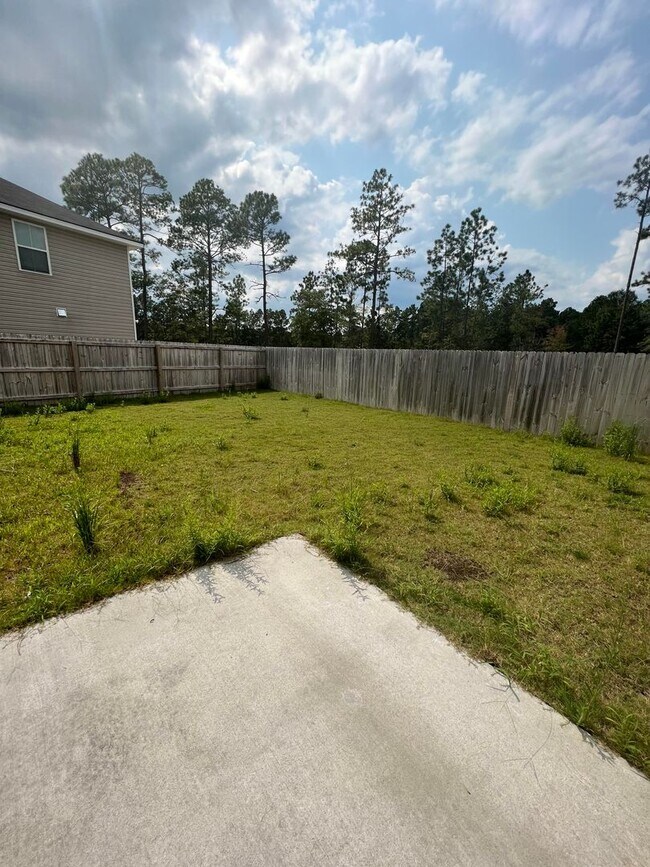 Foto del edificio - BEAUTIFUL 3 BED/2 BATH HOME IN GRIFFIN PARK!