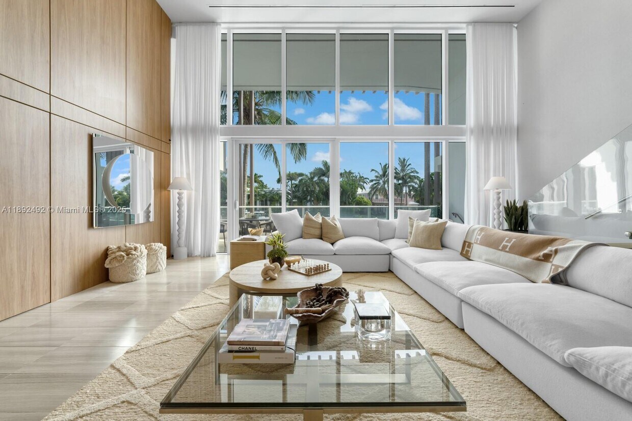 Foto principal - 4701 Meridian Ave
