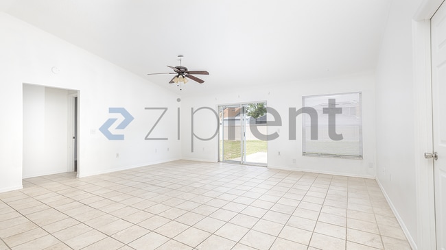 Building Photo - 2750 Gramercy Dr