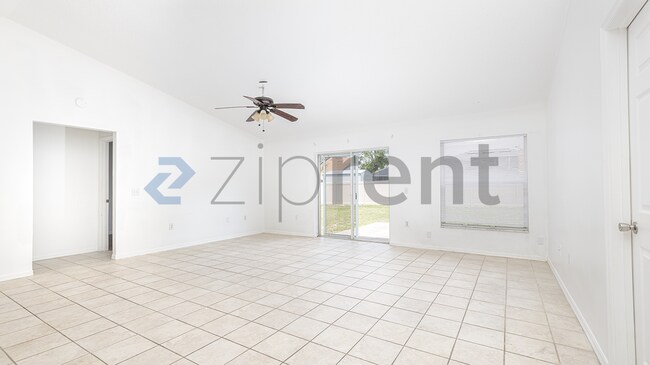 Foto del edificio - 2750 Gramercy Dr