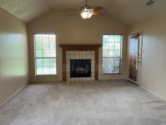 Building Photo - 2210 Illinois Dr