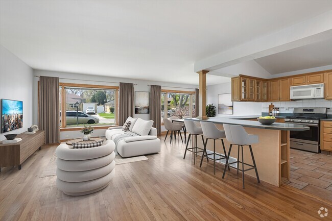 Building Photo - 9233 Parkside Ave