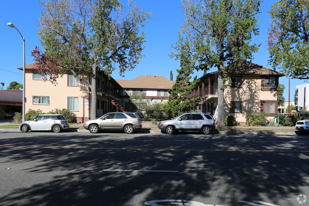 Building Photo - Kathrine Apartments