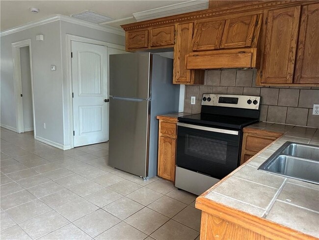 Building Photo - 13 E Quail St