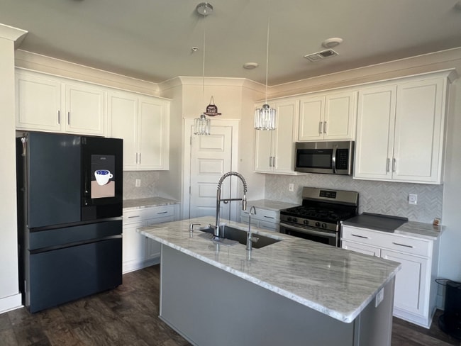 Foto del edificio - 386 Hammock Ln