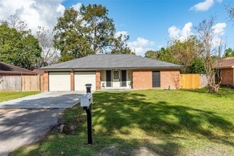 Building Photo - 2112 Sierra Dr