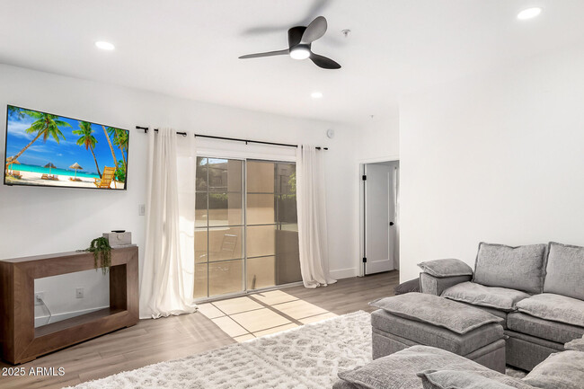 Foto del edificio - 11333 N 92nd St