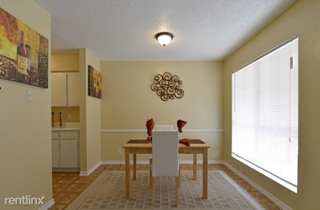 Foto del edificio - 10110 Westview Dr