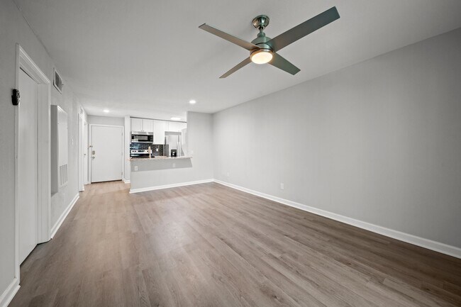 Foto del edificio - 13151 Walden Rd