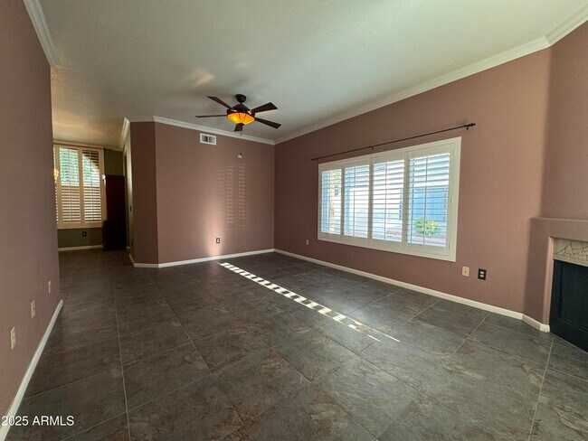 Foto del edificio - 750 E Northern Ave