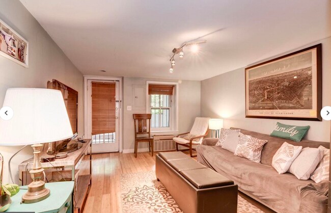 Foto del edificio - 1749 Lanier Pl NW