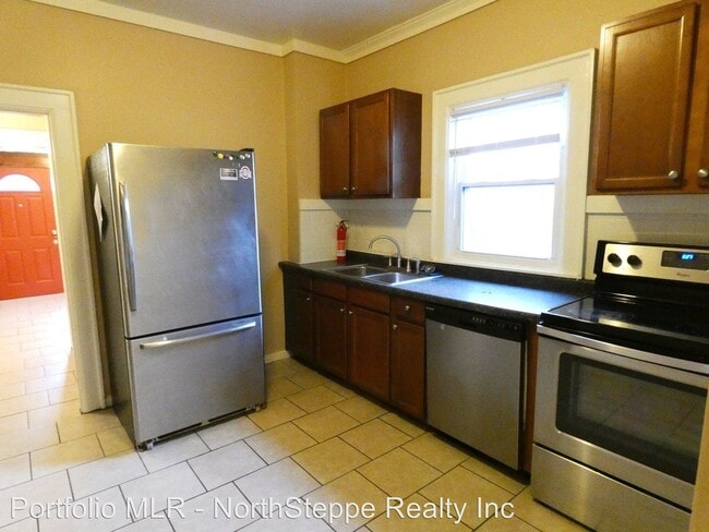 Building Photo - 6 br, 2 bath Apartment - 419 E 16th Ave