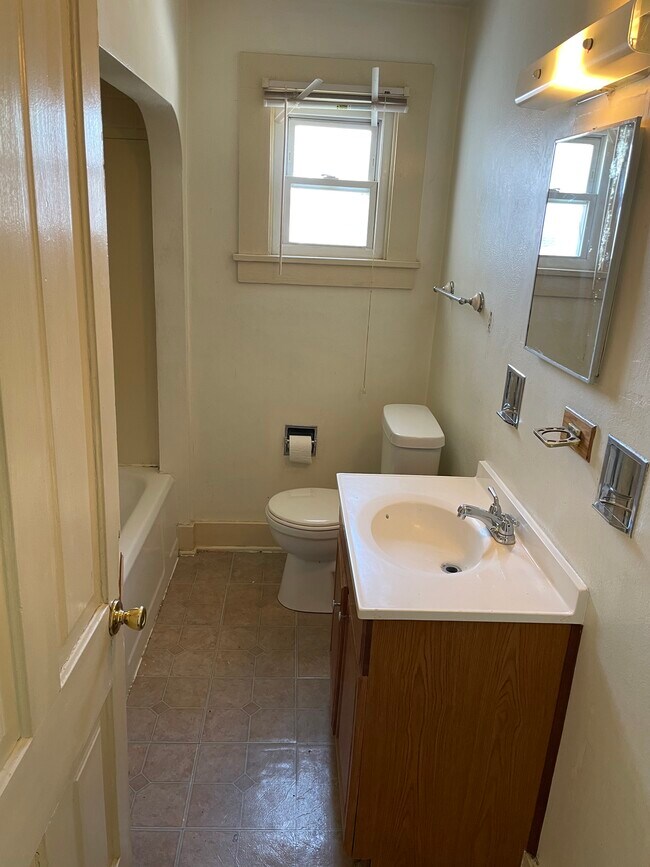 Bathroom - 312 Harrison St
