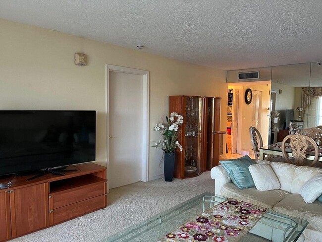 Building Photo - 14575 Bonaire Blvd