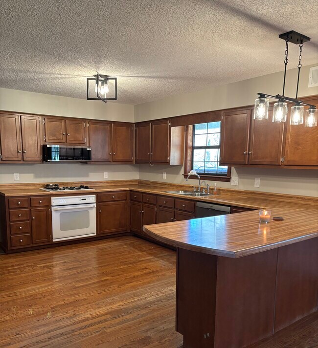 Cocina - 7034 Allison Rd