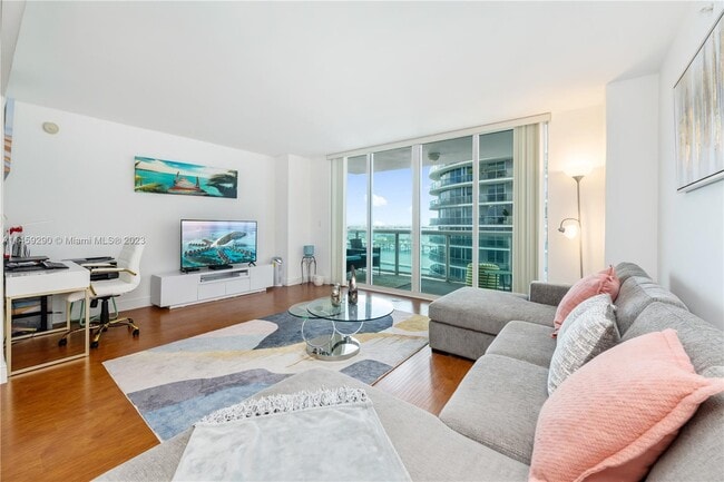 Building Photo - 1800 N Bayshore Dr