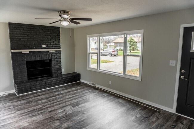 Foto del edificio - 2355 Hawthorne Ct