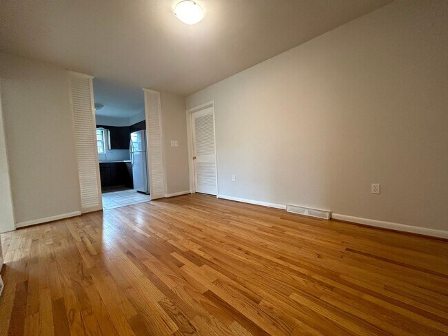 Foto del edificio - 814 N. St. Lucas St.