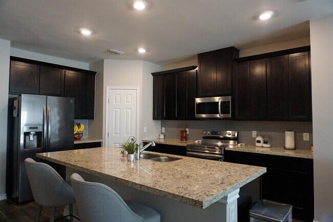 Building Photo - 1610 Alborada Dr.