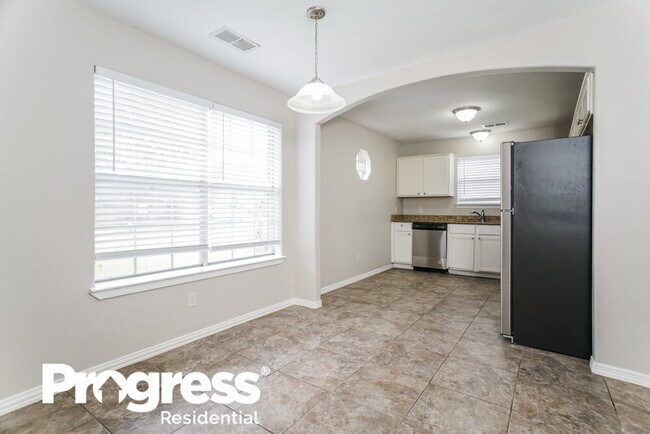 Building Photo - 2527 Grand Canyon Dr
