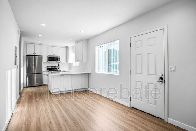 Foto del edificio - 1223 Mitchell St